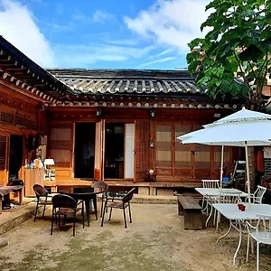 Holiday home Namhyundang - Hanok Korean Traditional House, Seoul