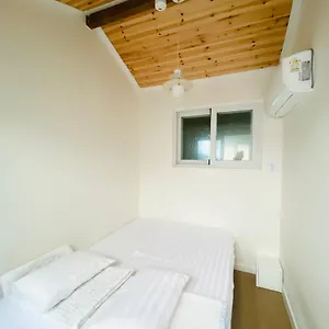Apartment Sam House 2 Seochon, Seoul